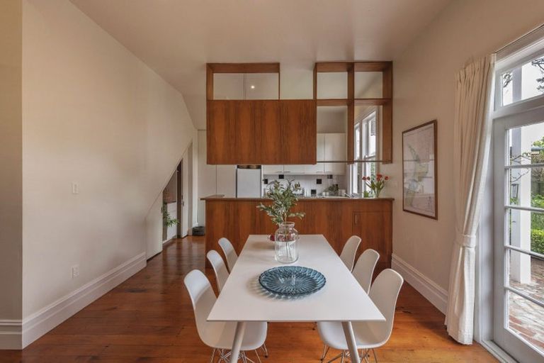 Photo of property in 2 North Terrace, Kelburn, Wellington, 6012