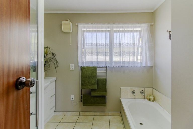 Photo of property in 29 Shortland Street, Tamatea, Napier, 4112
