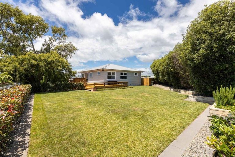 Photo of property in 10 Margaret Place, Merrilands, New Plymouth, 4312
