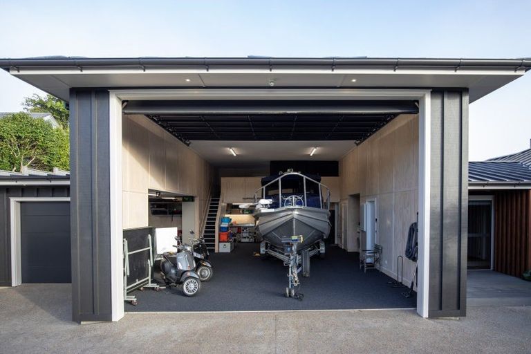 Photo of property in 32 Wallis Street, Raglan, 3225