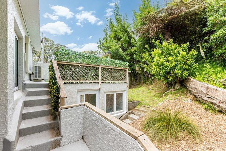 Photo of property in 13b Kim Street, Khandallah, Wellington, 6035