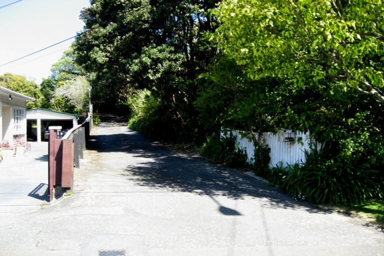 Photo of property in 11 Cockayne Road, Khandallah, Wellington, 6035