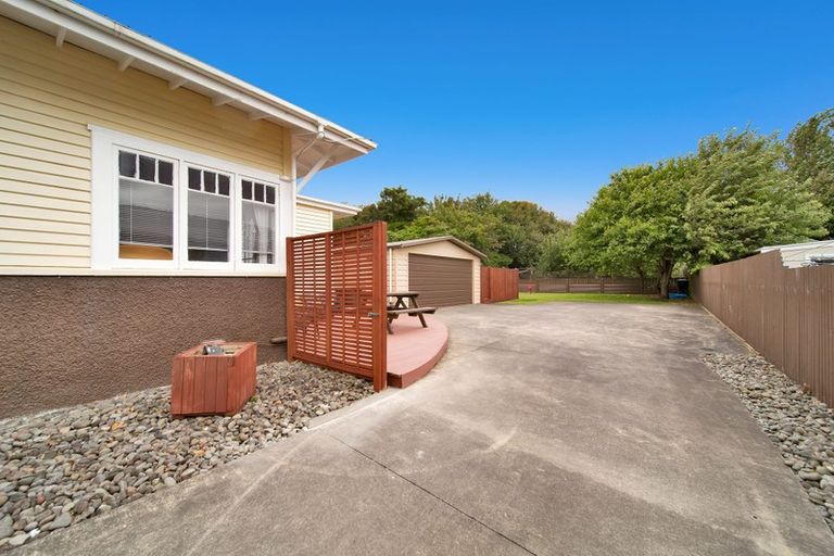 Photo of property in 17 Galt Street, Hawera, 4610