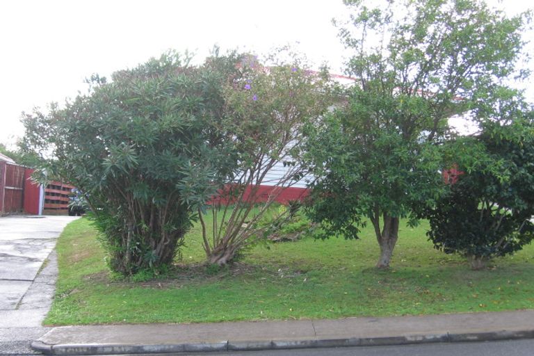 Photo of property in 57 Vodanovich Road, Te Atatu South, Auckland, 0610