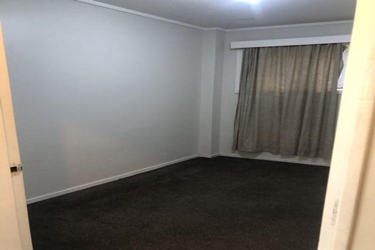 Photo of property in 101 Akaroa Drive, Maupuia, Wellington, 6022