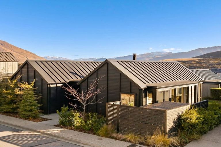 Photo of property in 2 Kotuku Lane, Hobsonville, Auckland, 0616