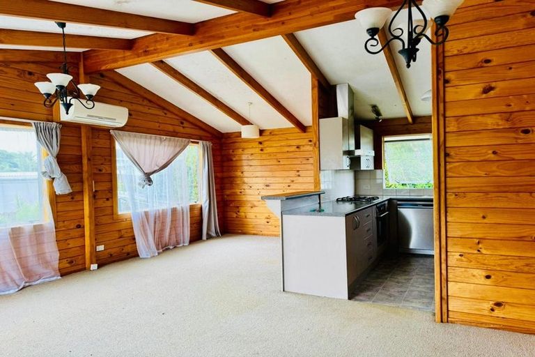 Photo of property in 28a Sandgate Avenue, Botany Downs, Auckland, 2010