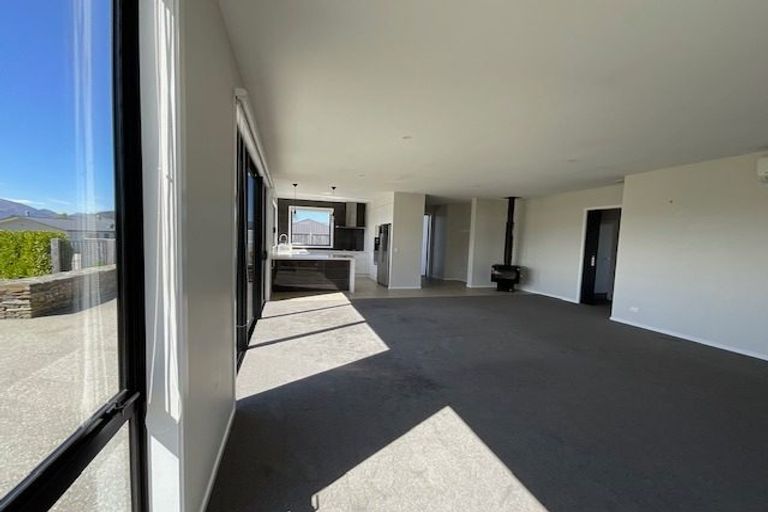 Photo of property in 2 Nancy Lane, Wanaka, 9305