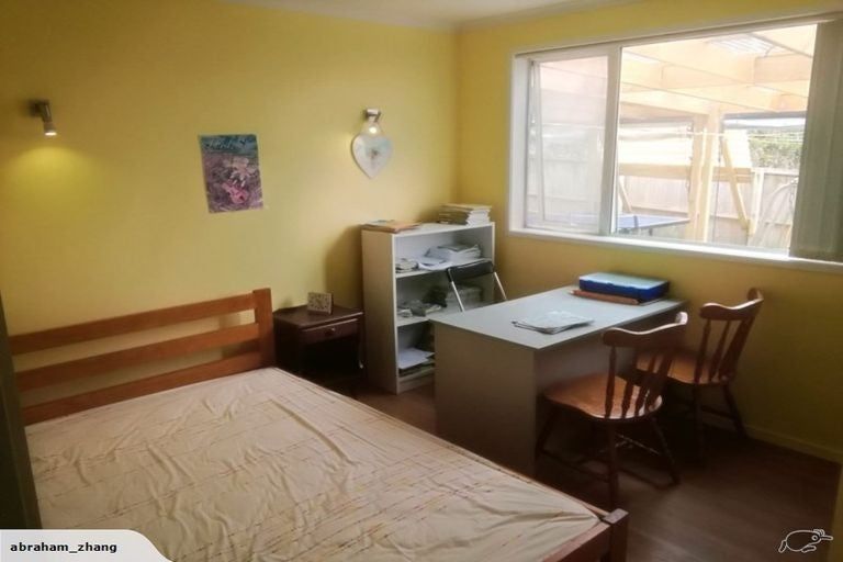 Photo of property in 13 Cooladerry Place, Rosehill, Papakura, 2113