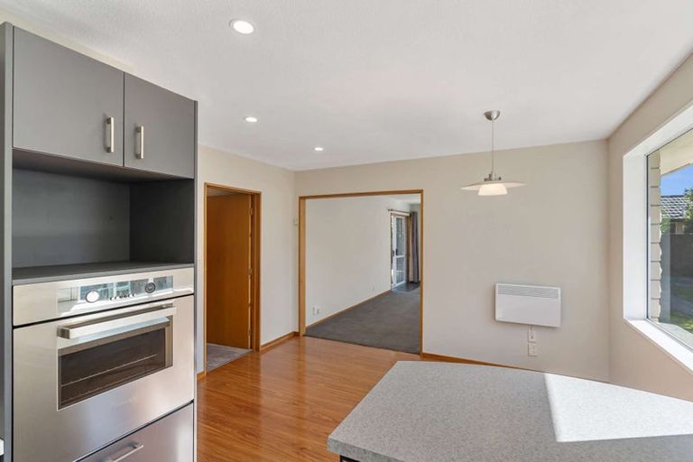 Photo of property in 2/20 Sawyers Arms Road, Northcote, Christchurch, 8052