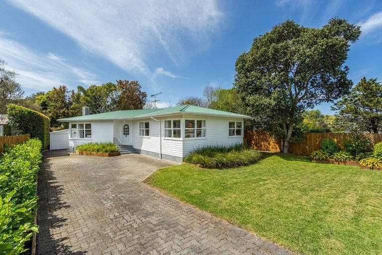 Photo of property in 27 Lynden Avenue, Hillcrest, Auckland, 0627