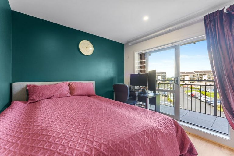 Photo of property in 14a/71 Spencer Road, Oteha, Auckland, 0632