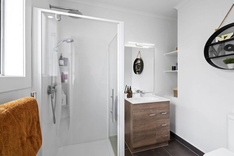 Photo of property in 18 Dorset Avenue, Westown, New Plymouth, 4310