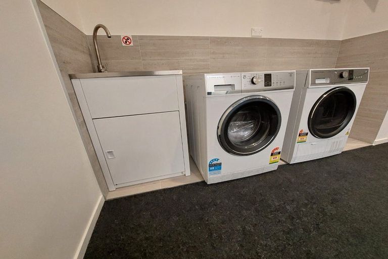 Photo of property in 16/116 Colwill Road, Massey, Auckland, 0614