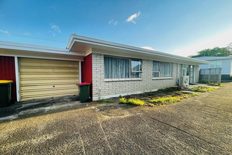 Photo of property in 2/15 Hayward Road, Papatoetoe, Auckland, 2025