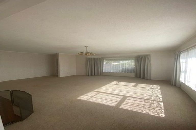 Photo of property in 30 Oxford Street, Tawa, Wellington, 5028