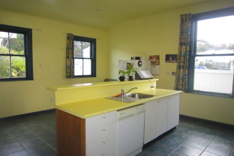 Photo of property in 52 Kilbirnie Crescent, Kilbirnie, Wellington, 6022