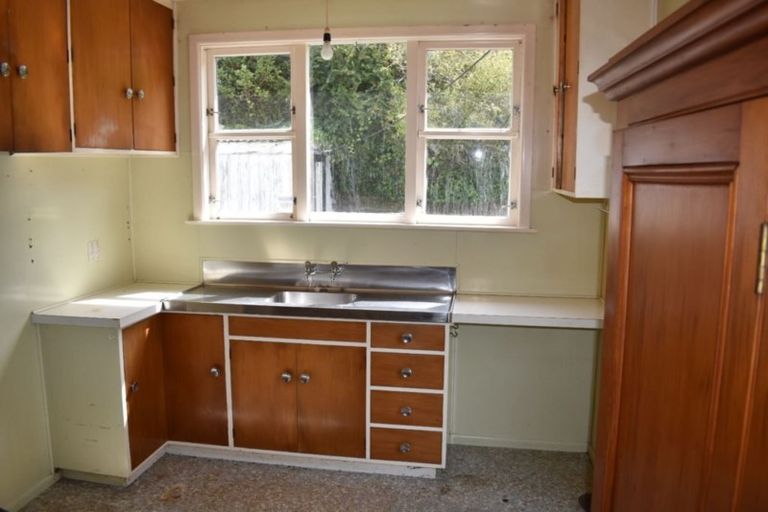 Photo of property in 27 Charlotte Avenue, Brooklyn, Wellington, 6021