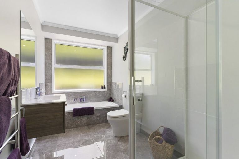 Photo of property in 43 Lakeside Terrace, Omokoroa, 3114