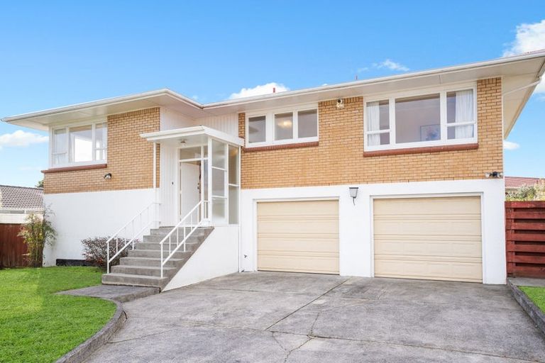 Photo of property in 27 The Crest, Sunnyhills, Auckland, 2010