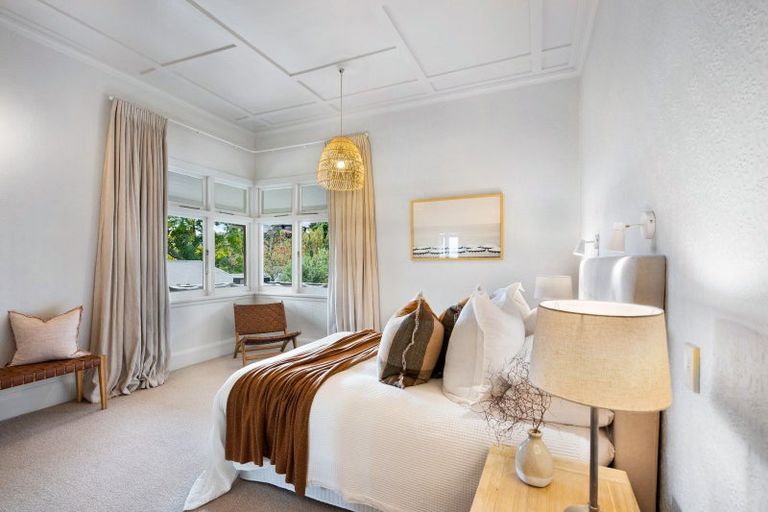 Photo of property in 45 Napier Terrace, Hospital Hill, Napier, 4110