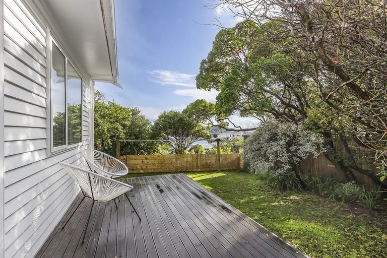 Photo of property in 11 Tio Tio Road, Miramar, Wellington, 6022