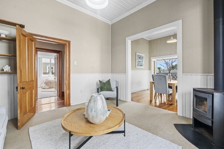 Photo of property in 15 Morley Street, New Plymouth, 4310