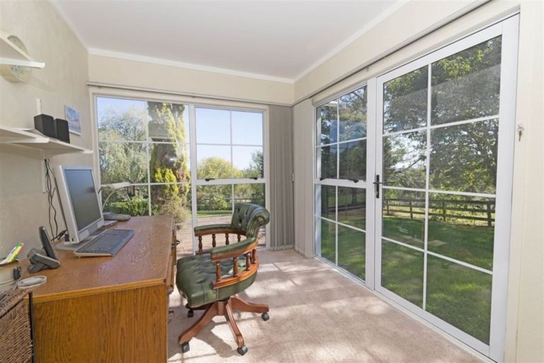 Photo of property in 195 Taiapa Road, Muriwai, Waimauku, 0881