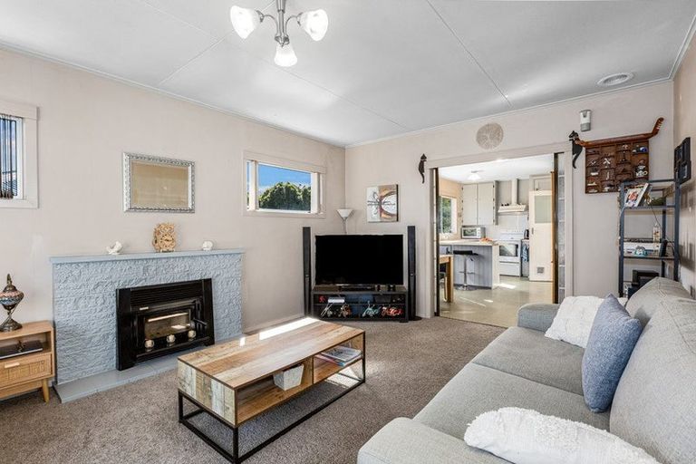 Photo of property in 11 Gardiner Grove, Wainuiomata, Lower Hutt, 5014