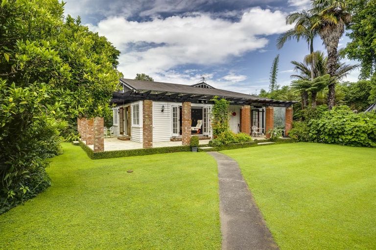 Photo of property in 37 Farmlet Road, Karamu, Hastings, 4172