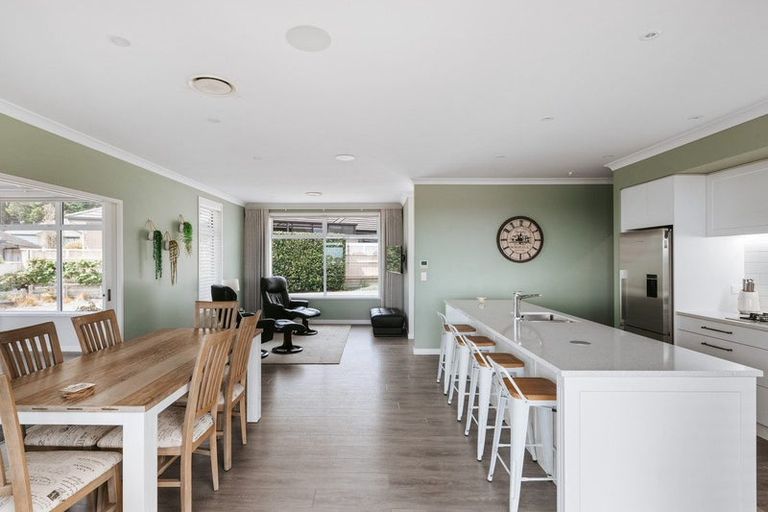 Photo of property in 5 Damien Place, Ohauiti, Tauranga, 3112