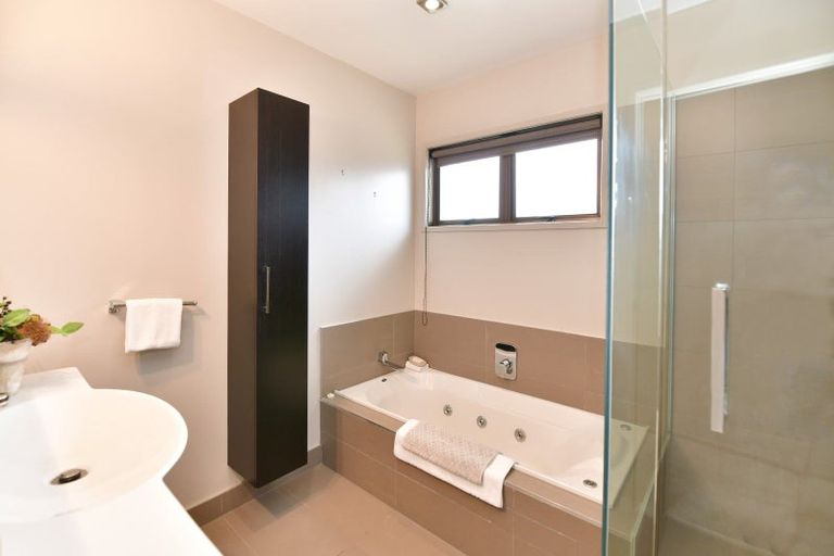 Photo of property in 18 Melandra Road, Stanmore Bay, Whangaparaoa, 0932