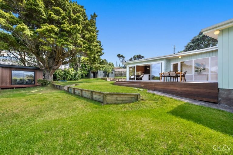 Photo of property in 34 Miromiro Road, Normandale, Lower Hutt, 5010