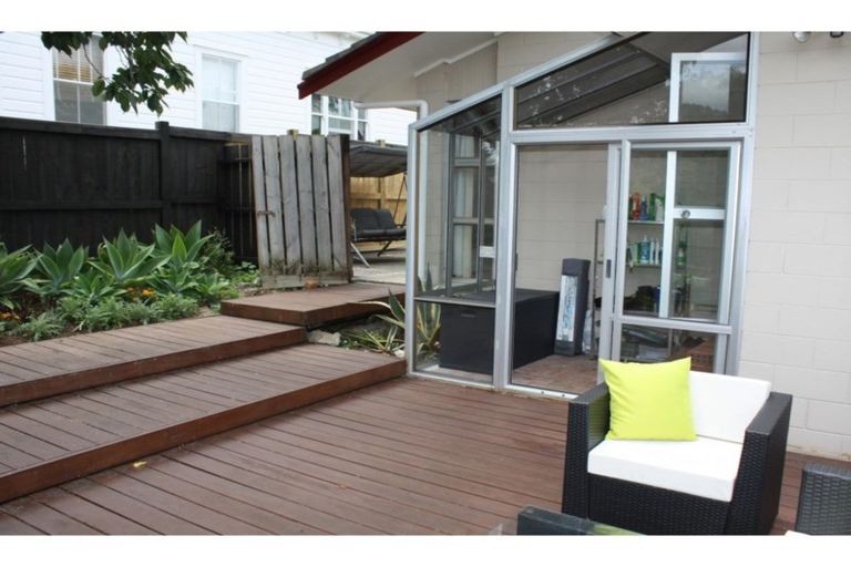 Photo of property in 13a Cross Street, Regent, Whangarei, 0112