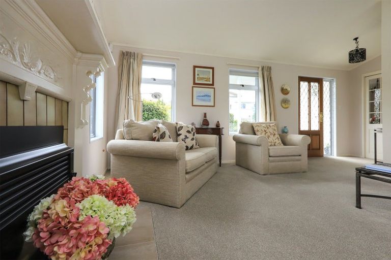 Photo of property in 34 Kent Terrace, Taradale, Napier, 4112