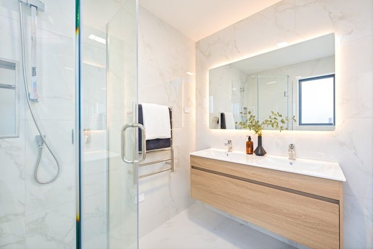 Photo of property in 23a West Harbour Drive, West Harbour, Auckland, 0618