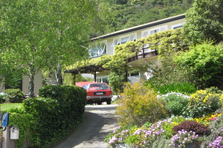 Photo of property in 34 Seaview Crescent, Picton, 7220