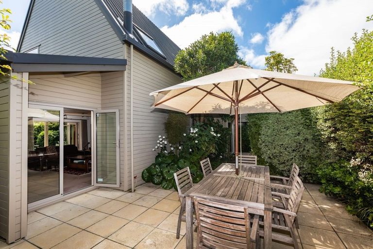 Photo of property in 32 Jeffreys Road, Fendalton, Christchurch, 8052