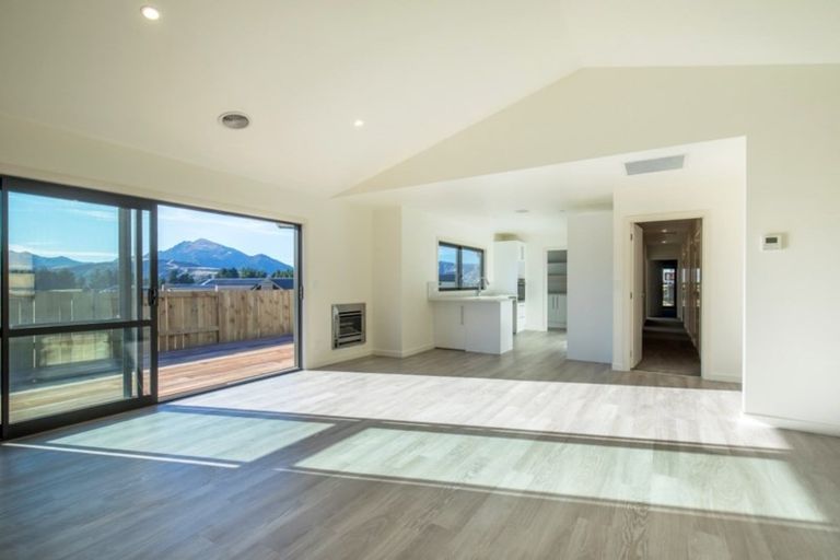 Photo of property in 3 Bargour Street, Wanaka, 9305