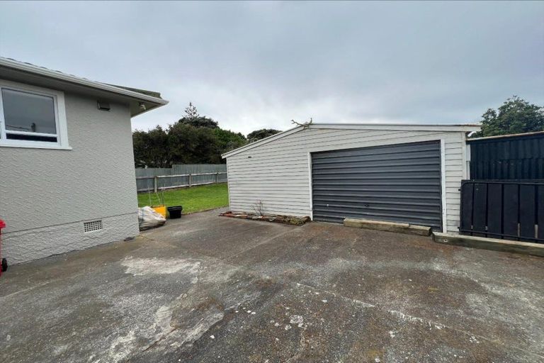 Photo of property in 106 Karaka Street, Castlecliff, Whanganui, 4501