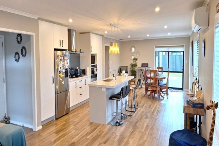 Photo of property in 19 Te Kaeaea Crescent, Wallaceville, Upper Hutt, 5018