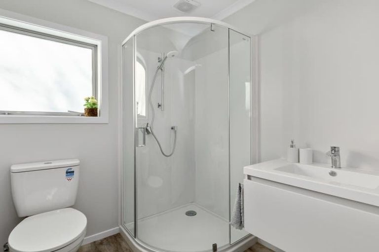 Photo of property in 39 Barber Grove, Moera, Lower Hutt, 5010