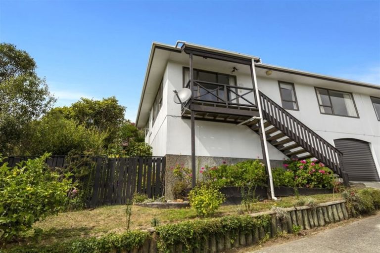 Photo of property in 1/4 Kinloch Place, Papakowhai, Porirua, 5024