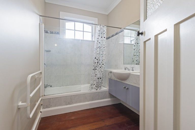 Photo of property in 46 Manson Street, Terrace End, Palmerston North, 4410