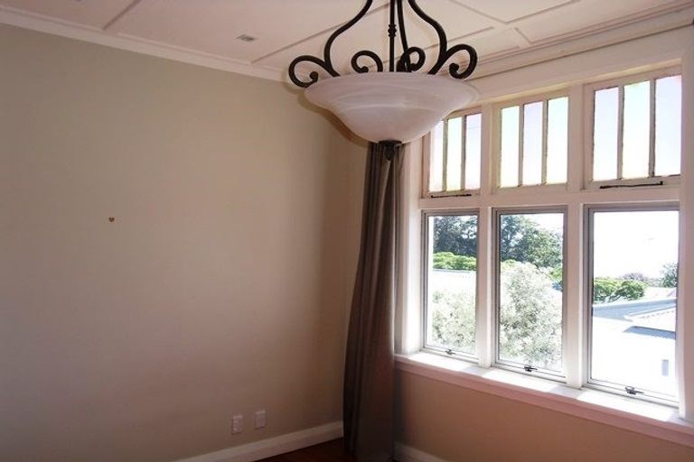 Photo of property in 16 Lighthouse Road, Bluff Hill, Napier, 4110