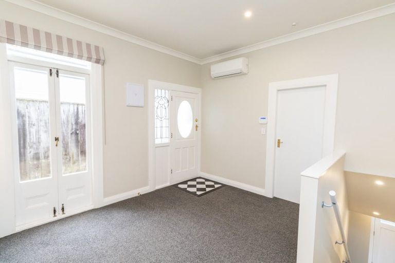 Photo of property in 2/139 Wadestown Road, Wadestown, Wellington, 6012