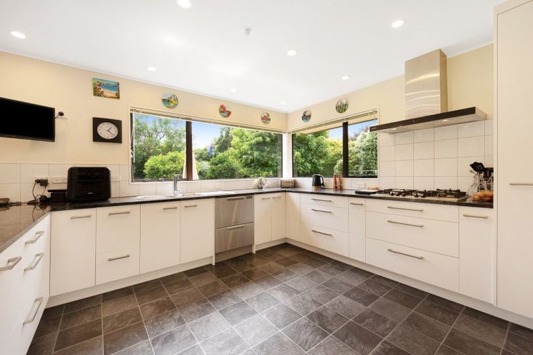 Photo of property in 383a Te Moana Road, Waikanae, 5036