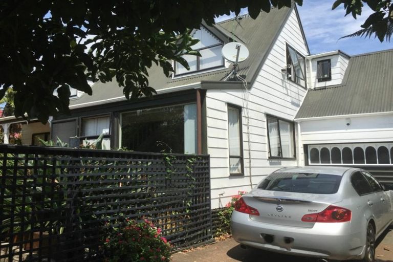 Photo of property in 87 Hillsborough Road, Hillsborough, Auckland, 1042