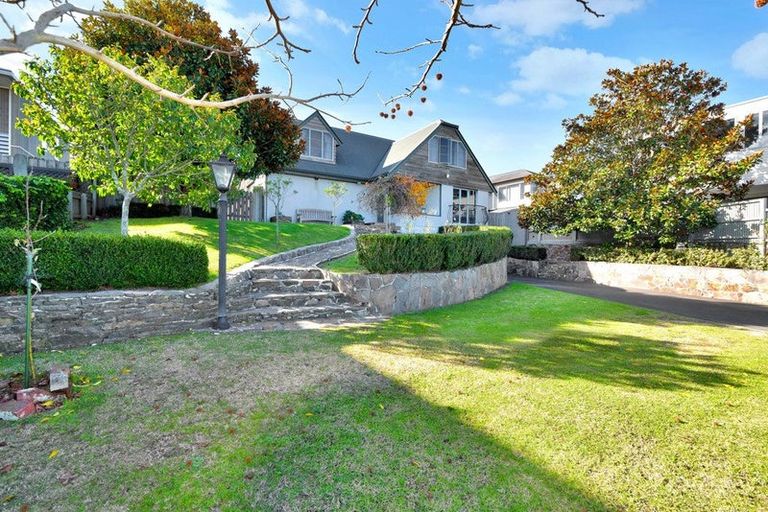 Photo of property in 11 Oceanview Road, Mount Maunganui, 3116