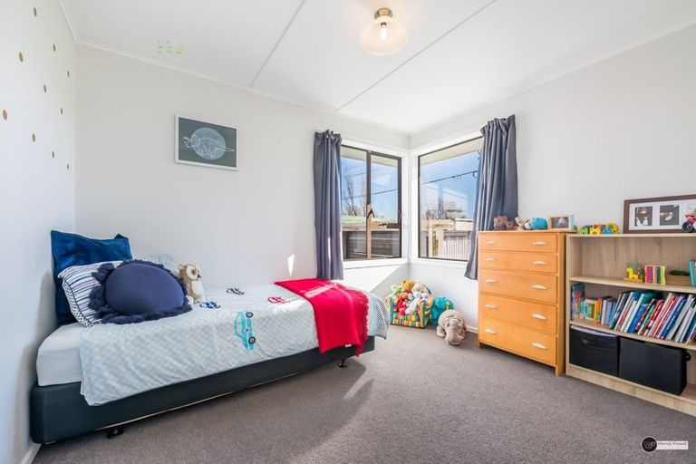 Photo of property in 212 Waddington Drive, Naenae, Lower Hutt, 5011